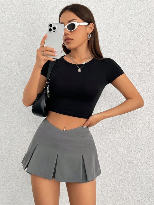 Women'S Solid Color V-Shaped Waistband Pleated Mini Skirt