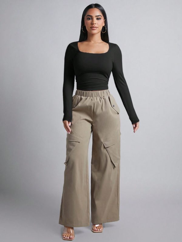 Square Neck Ruched Side Spring Women Outfit Black Tee